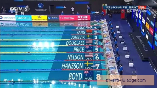 五十米蝶泳分段计时，前后程配速暴露胜负手